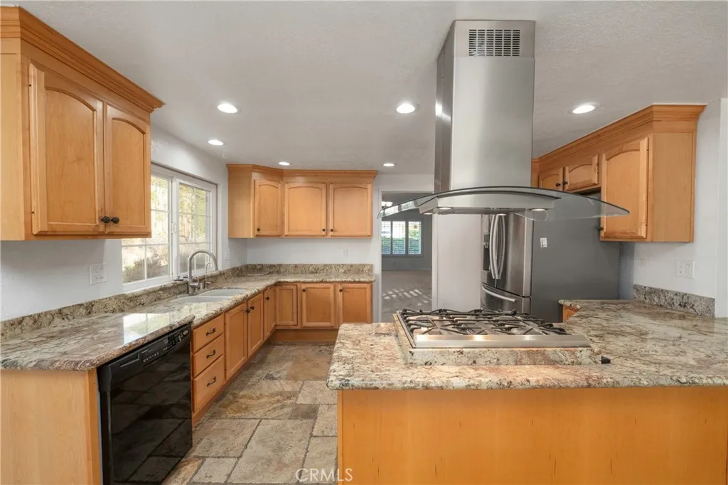 5670 Peacock, Riverside, California 92505 home-pic-10